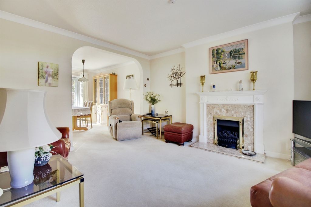 Property photo 2 of 17