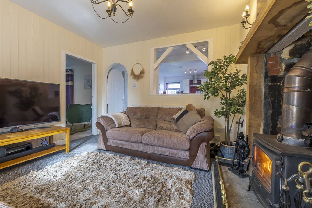 Property photo 3 of 27