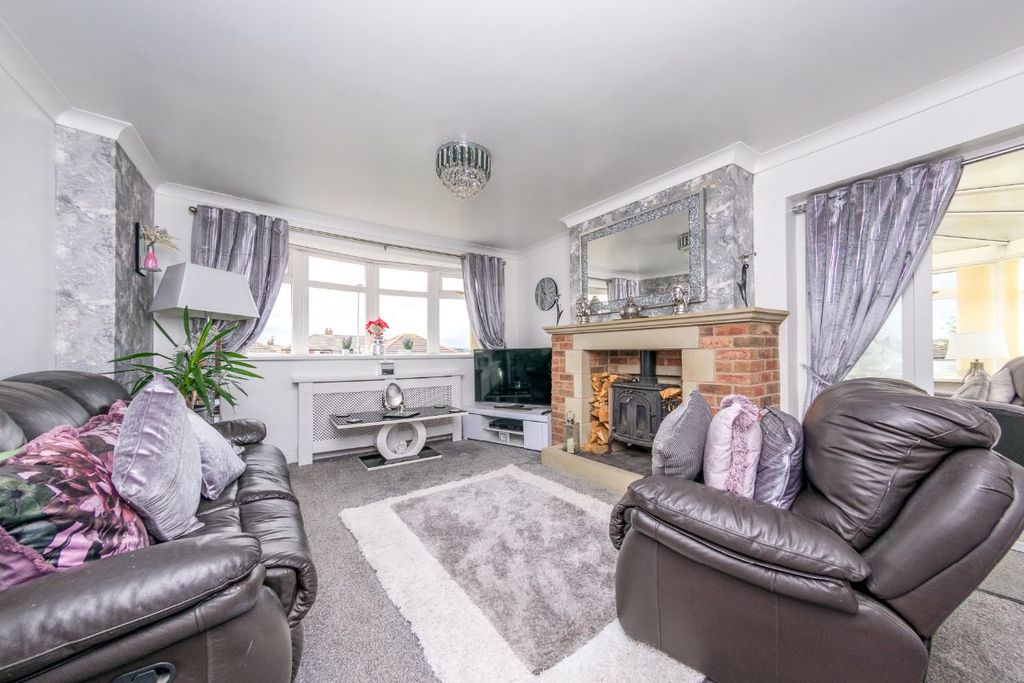 Property photo 3 of 40