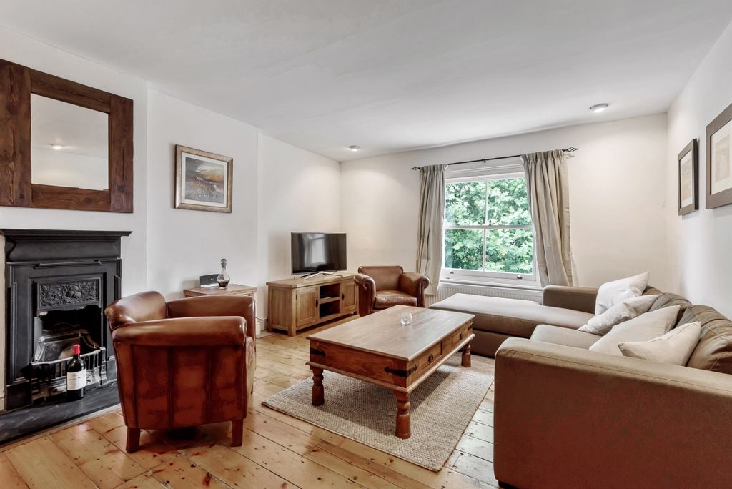 Property photo 1 of 8 364809 (2)