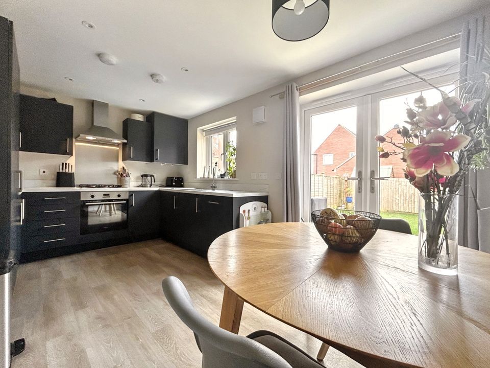 Property photo 2 of 18 Image00007