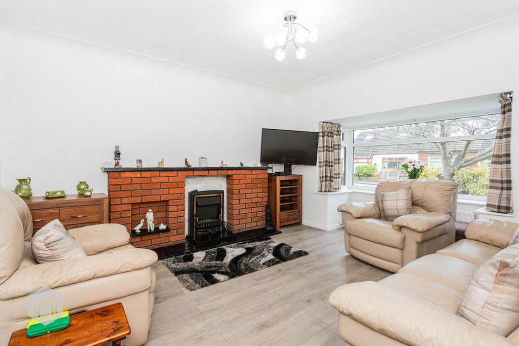 Property photo 3 of 22 Picture No. 12