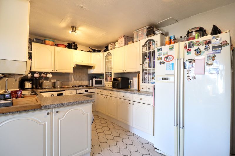 Property photo 3 of 15 Kitchen