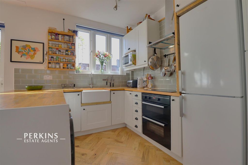 Property photo 3 of 14 Kitchen.Jpg