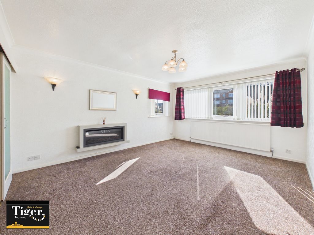 Property photo 2 of 14 Cam03440G0-Pr0563-Still005