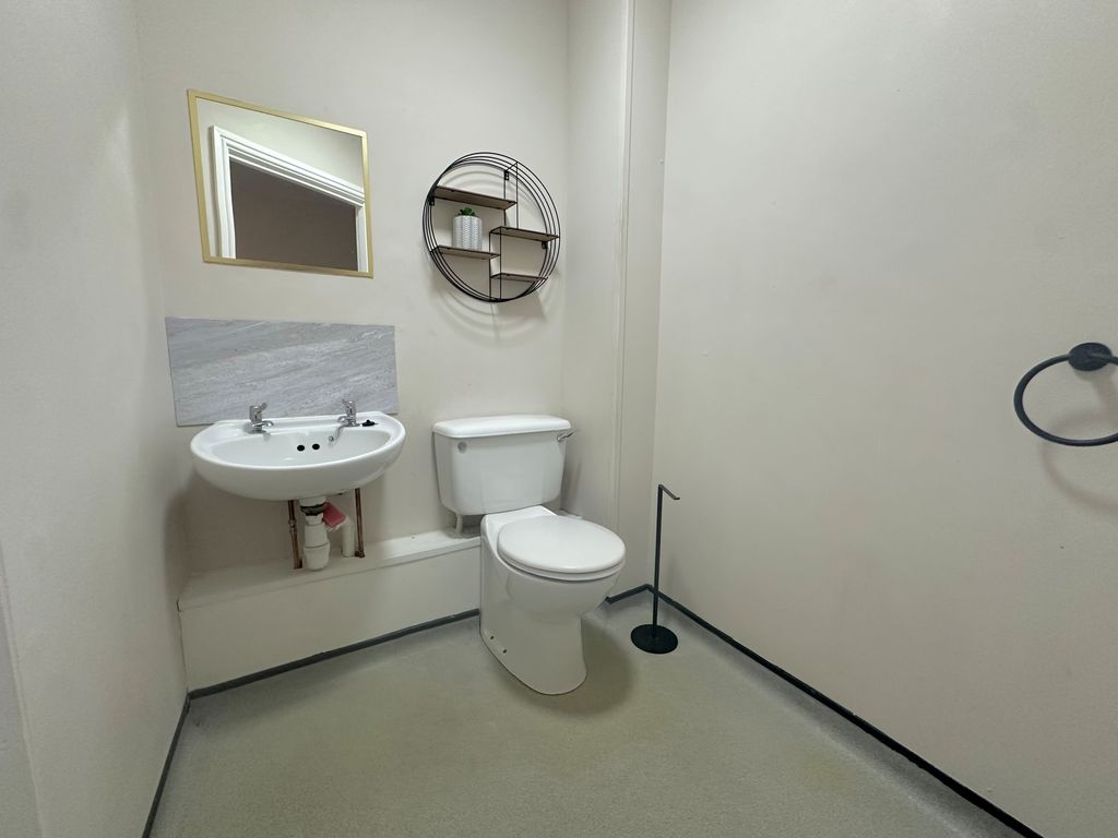 Property photo 3 of 4