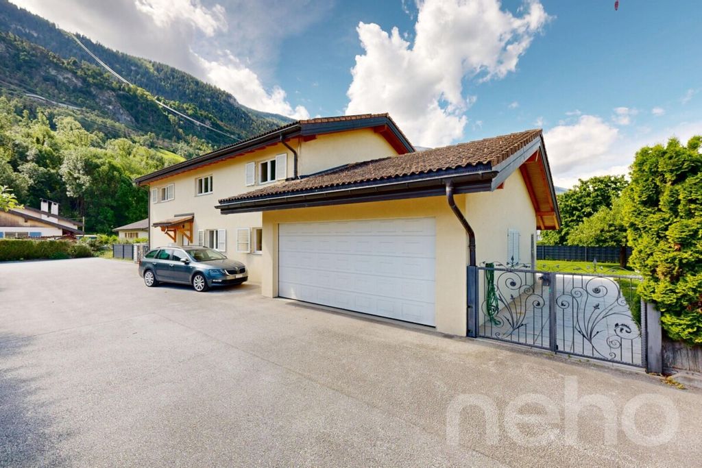 Property photo 1 of 12