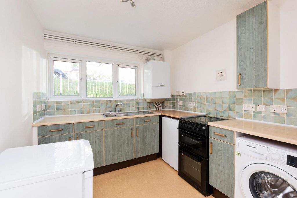 Property photo 3 of 15 77 Uphill Drive, Bath BA1 6Pb-9.Jpg