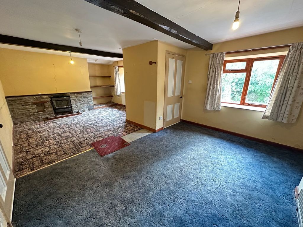 Property photo 2 of 13