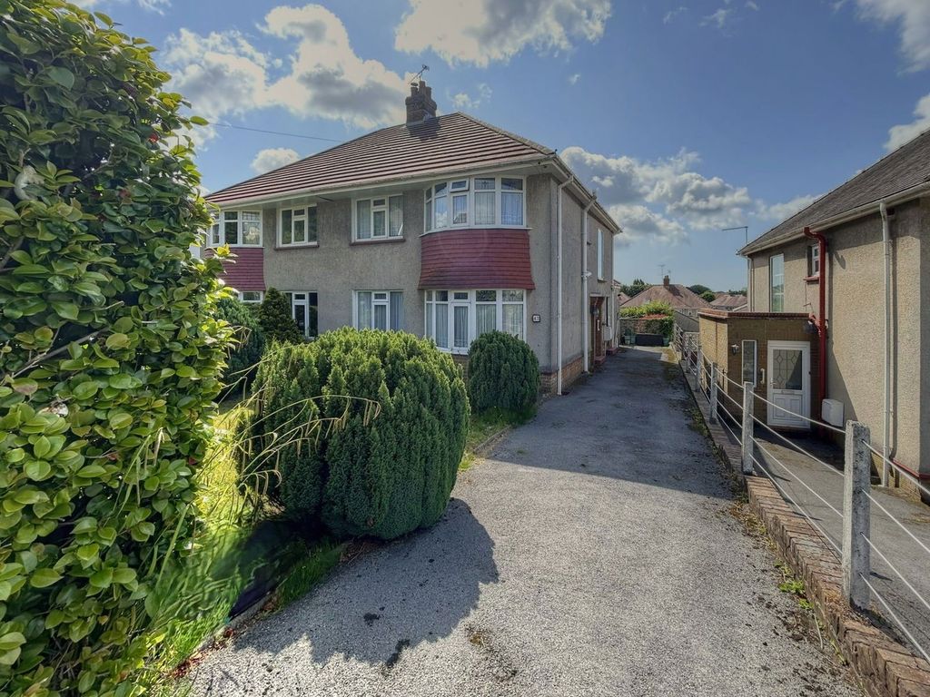 Property photo 1 of 32