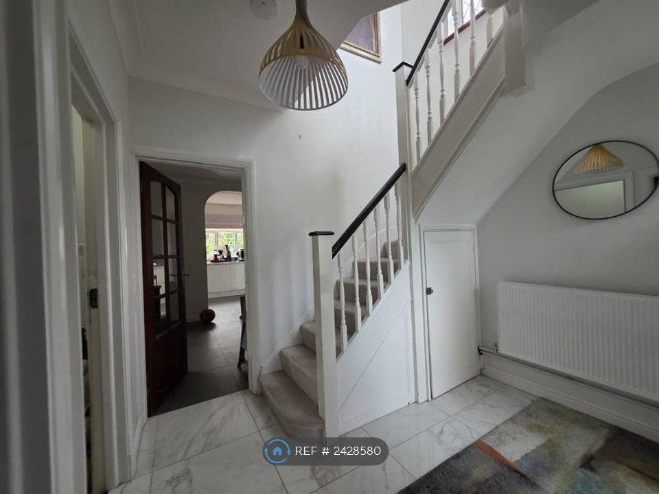Property photo 2 of 18 Landing