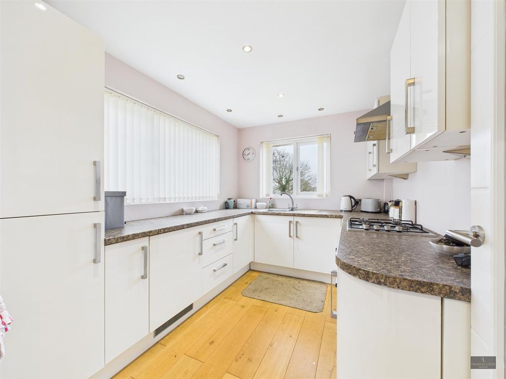 Property photo 2 of 16 Cam02887G0-Pr0584-Still009.Jpg