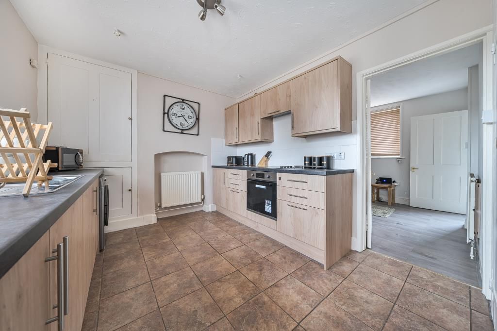 Property photo 3 of 20 Kitchen