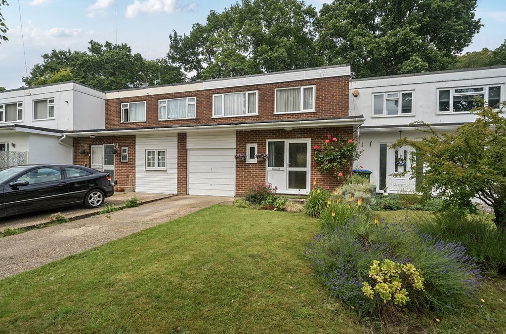 Property photo 1 of 14 1297563-27-684729...