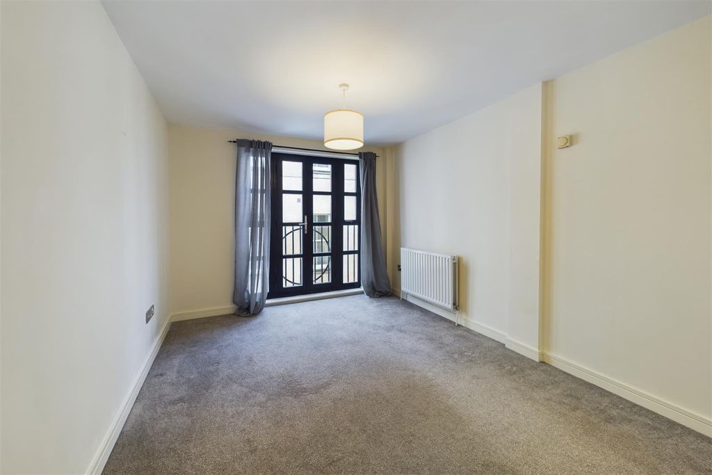 Property photo 3 of 16 Flat 9, 3 Norfolk Heights, Norfolk Avenue, St Paul