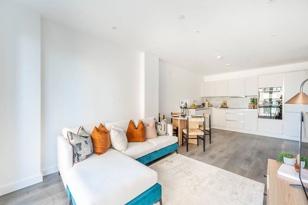 Property photo 2 of 9