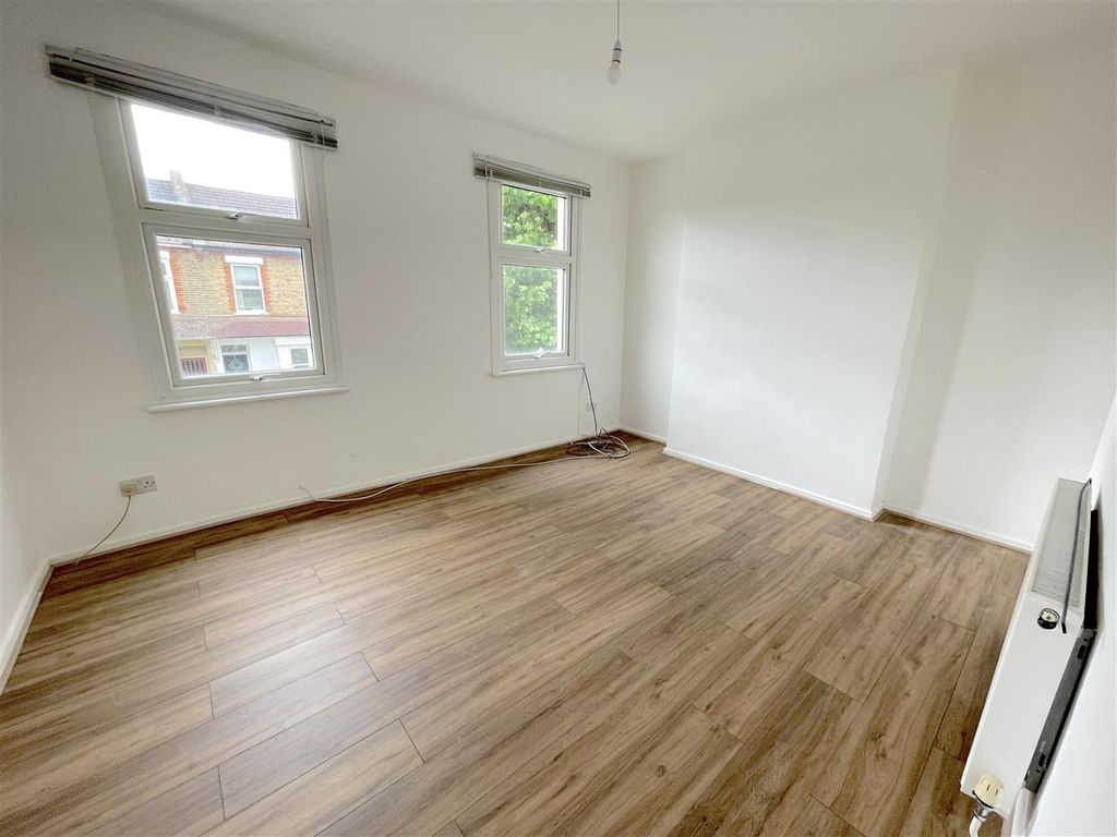 Property photo 2 of 8 Tempimage1Bkh6A.Jpg