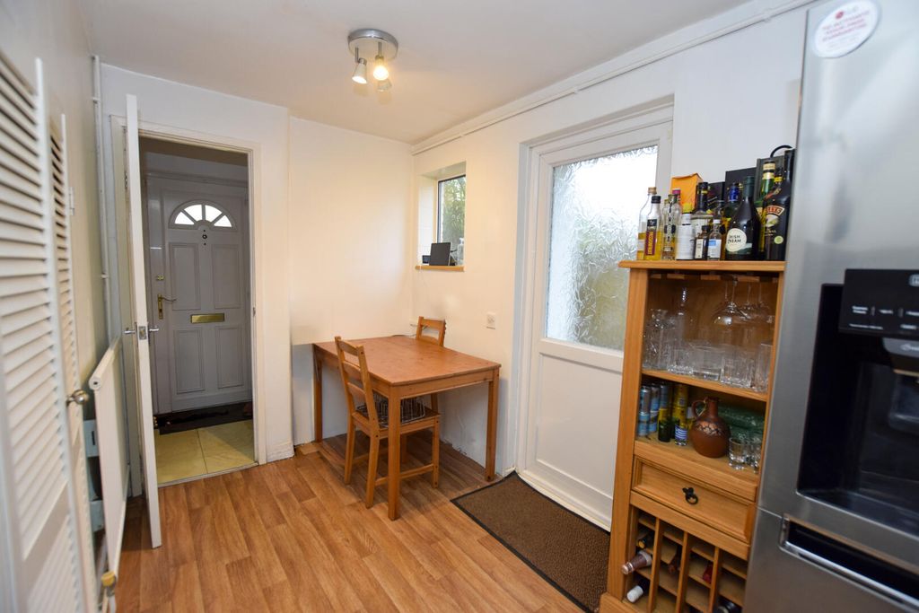 Property photo 3 of 13 Kitchen