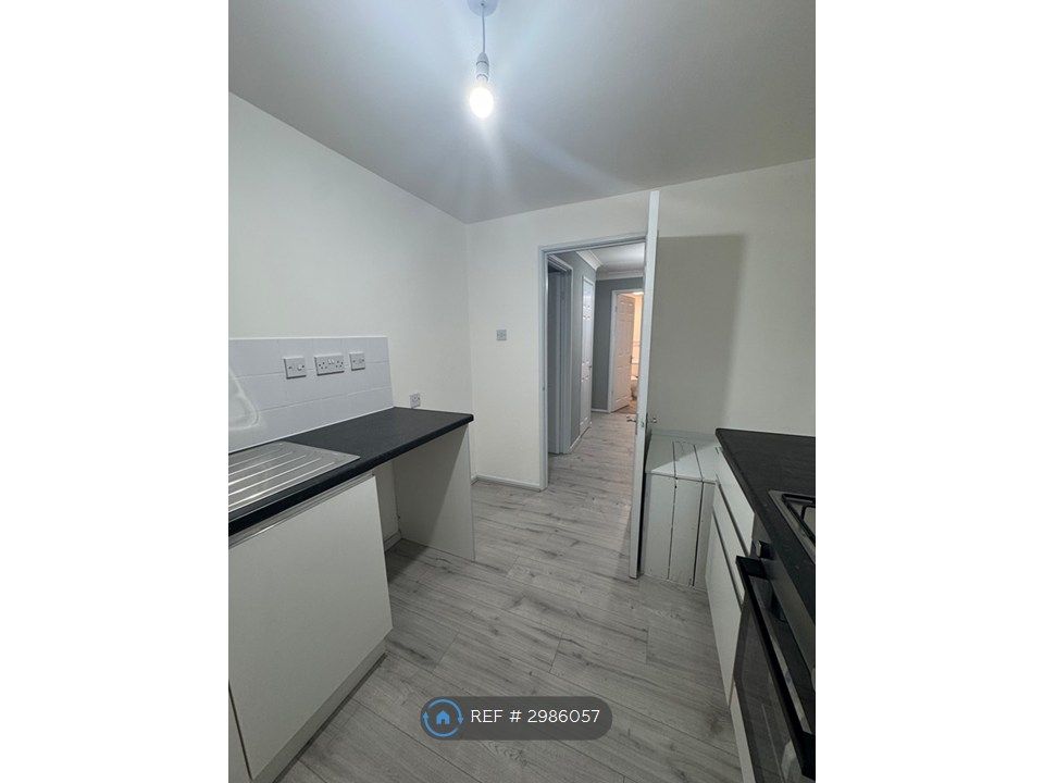 Property photo 2 of 12 Kitchen