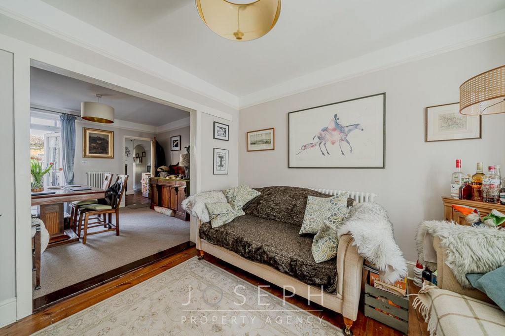 Property photo 3 of 22