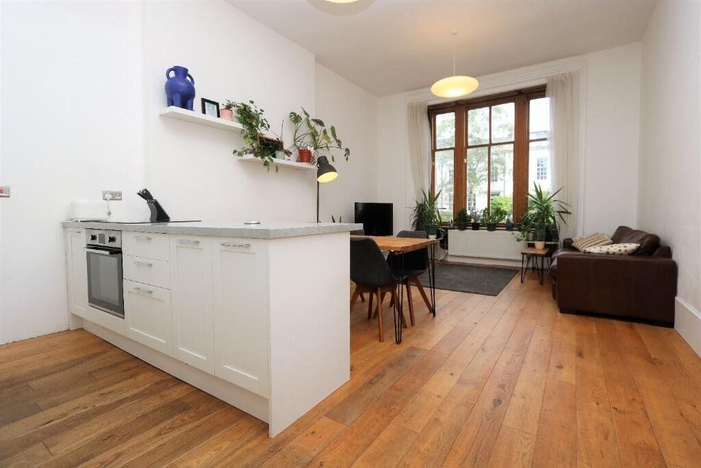 Property photo 2 of 15 Picture No. 24