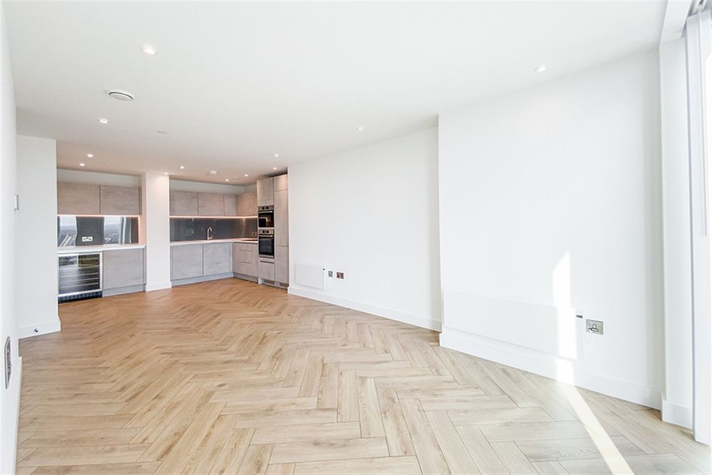 Property photo 3 of 14 (Main)