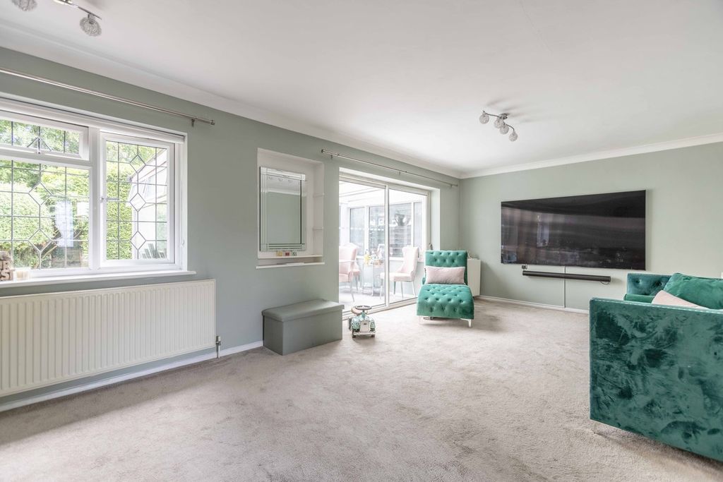 Property photo 2 of 16