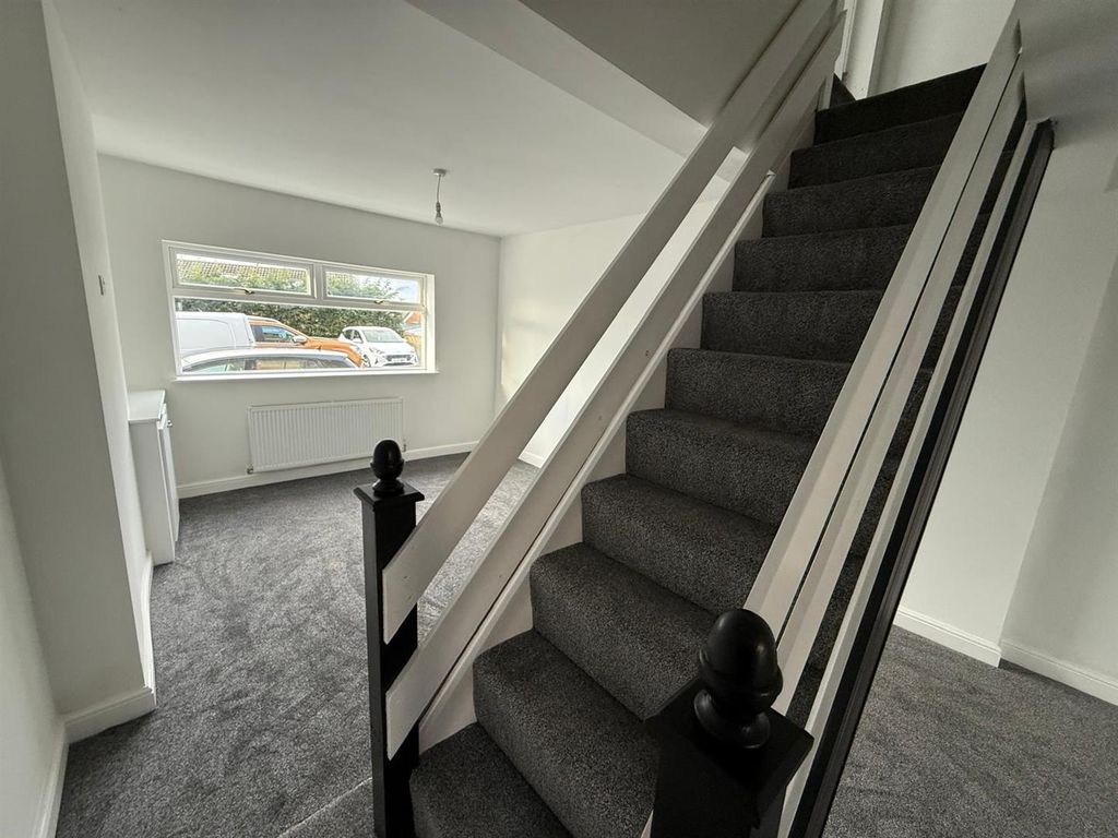 Property photo 1 of 11 Princess Stairs.Jpeg