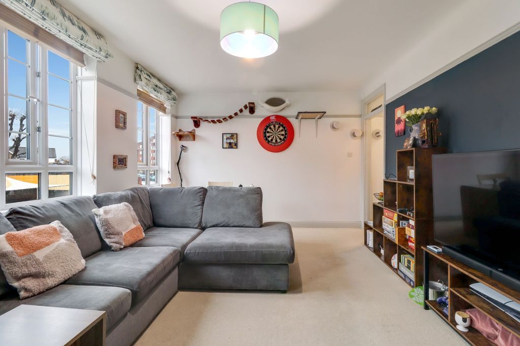 Property photo 2 of 12