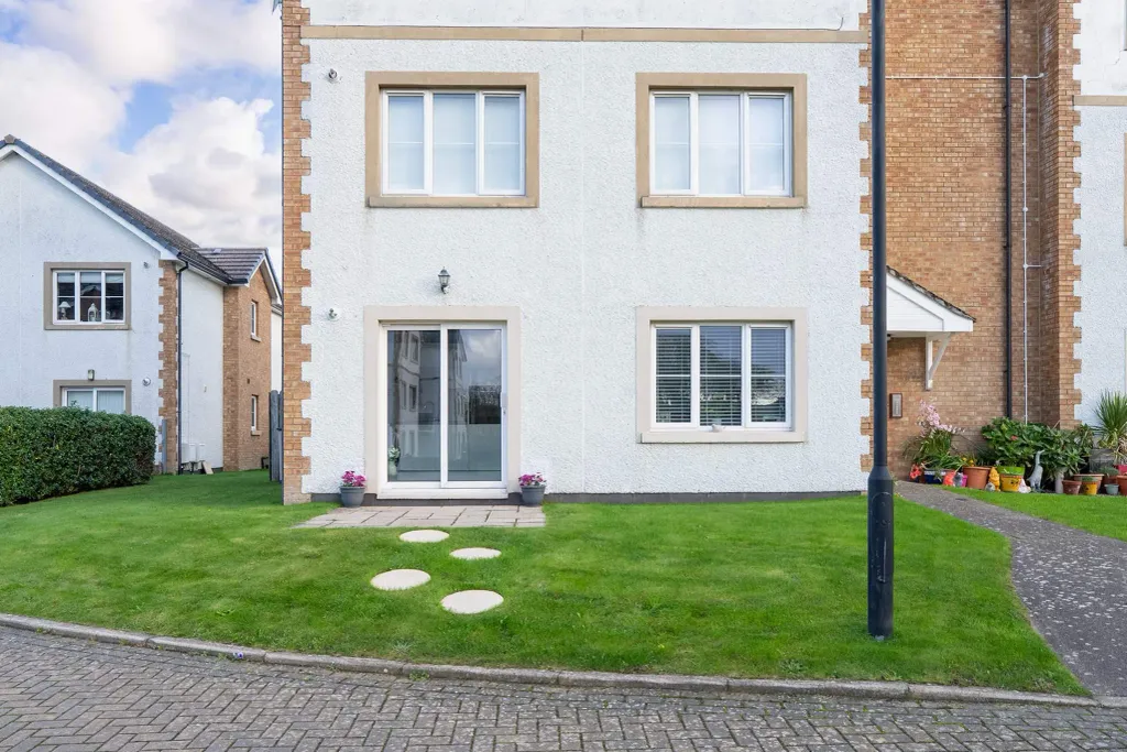 Property photo 3 of 17