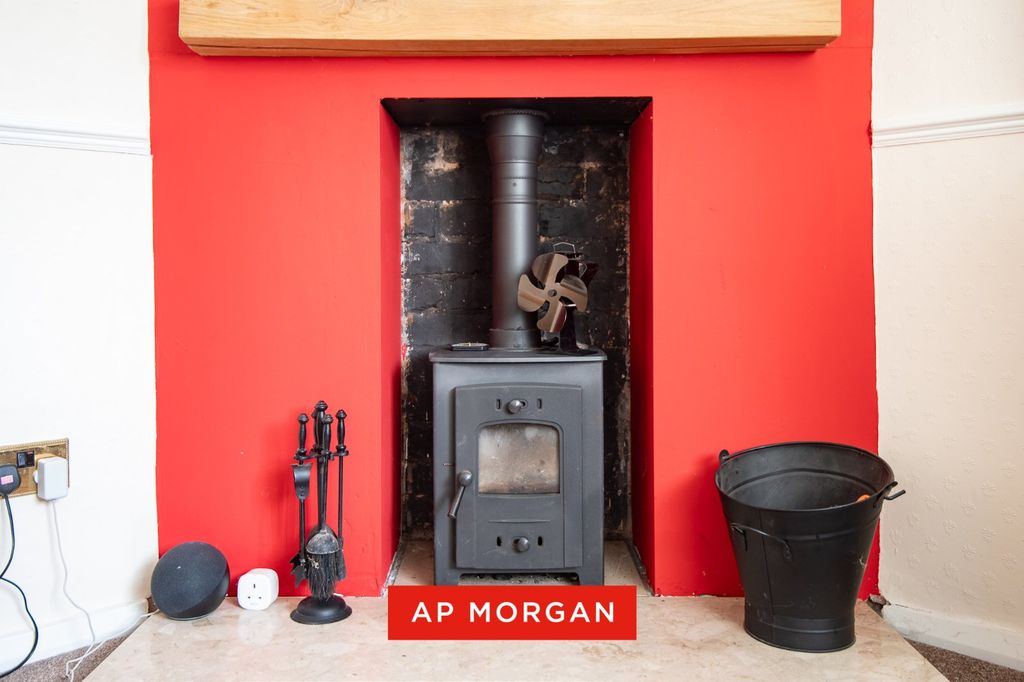 2 bed terraced house for saleDragoon Fields, Aston Fields, Bromsgrove, Worcestershire B60 photo 4