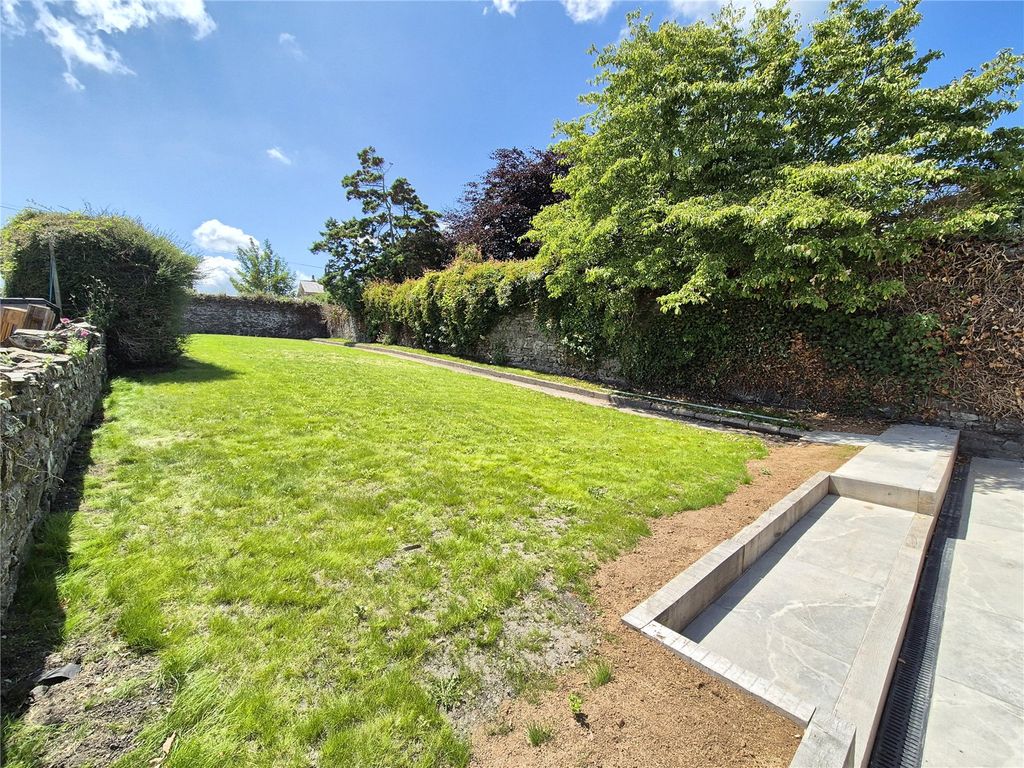 Property photo 1 of 36 Picture No. 73