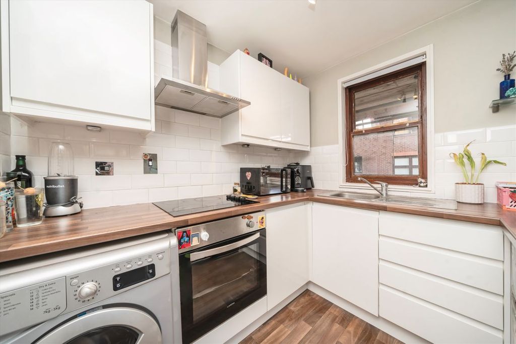 Property photo 3 of 4