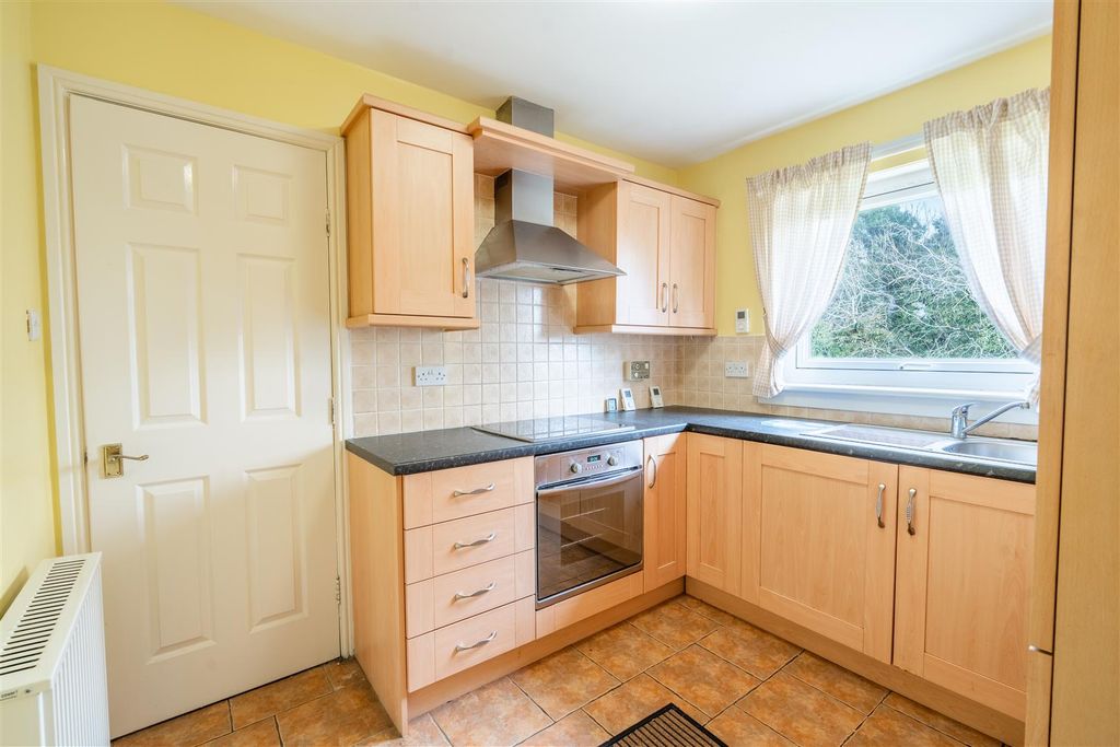 Property photo 3 of 9 Kitchen.Jpg