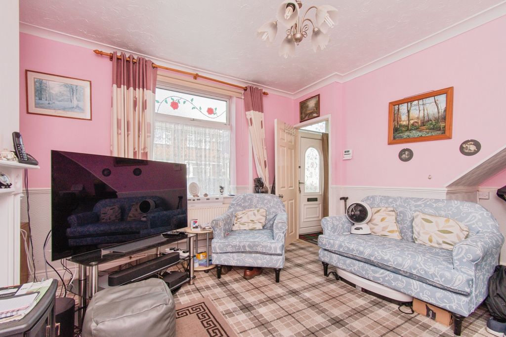 Property photo 3 of 15