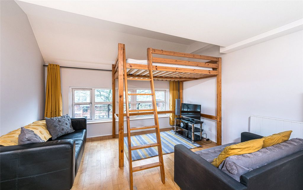 Property photo 1 of 6 Picture No. 04