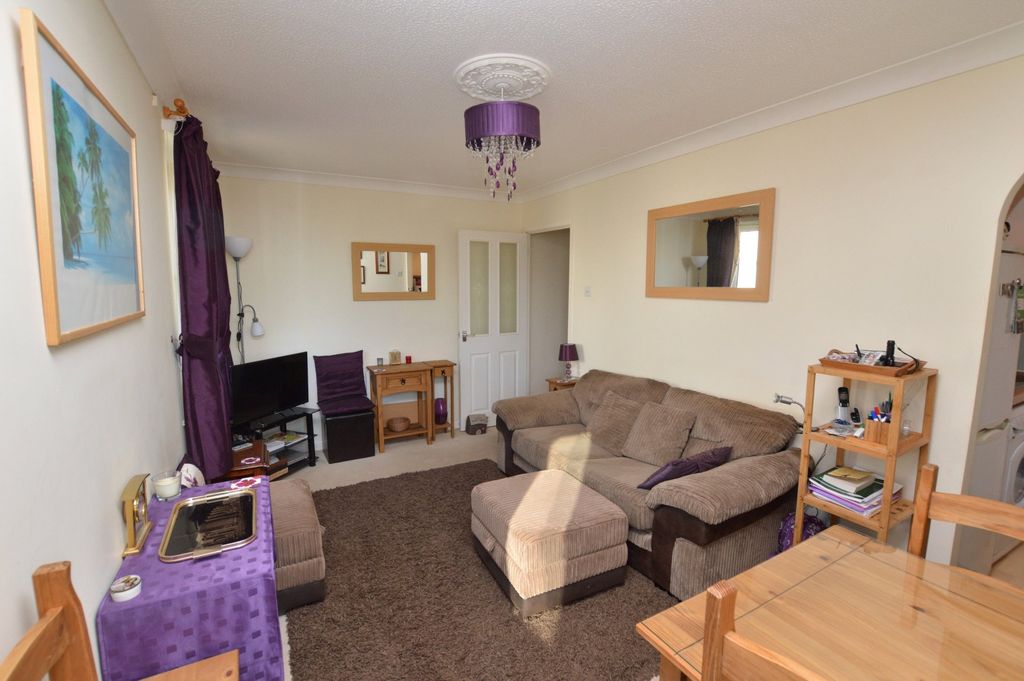 Property photo 2 of 6 Lounge