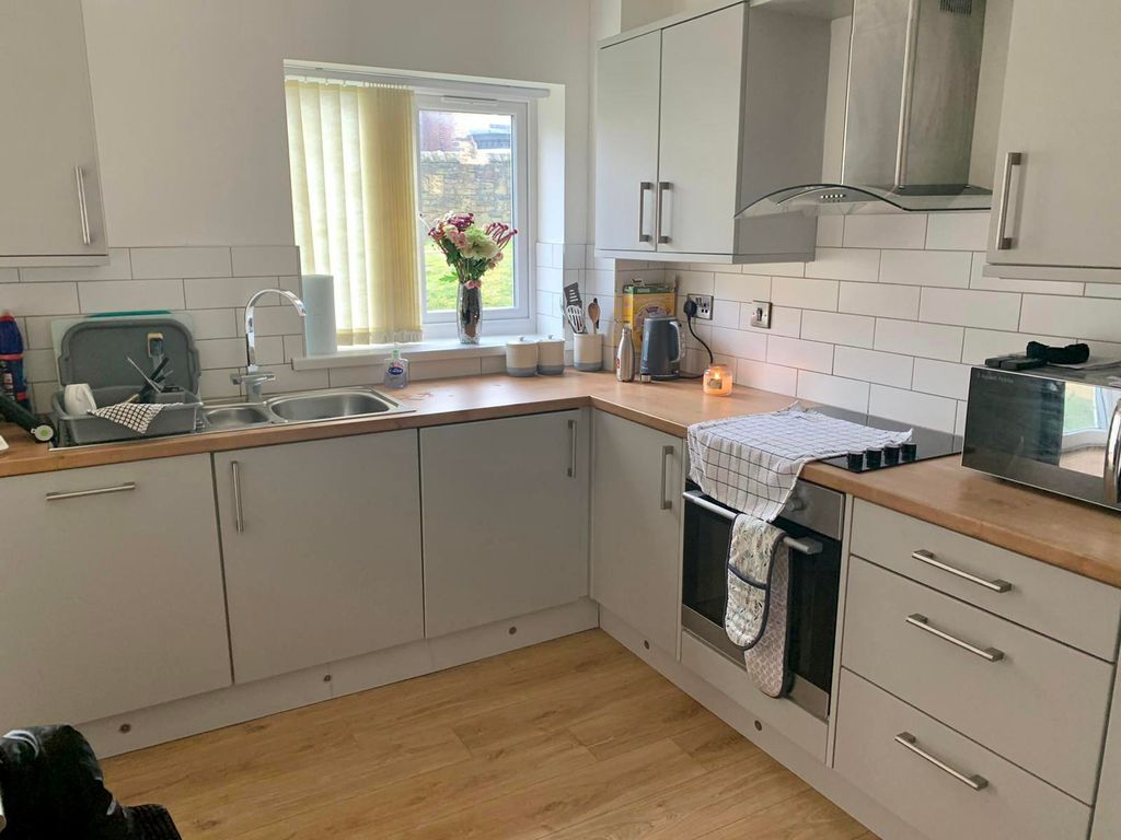 Property photo 2 of 9 Kitchen