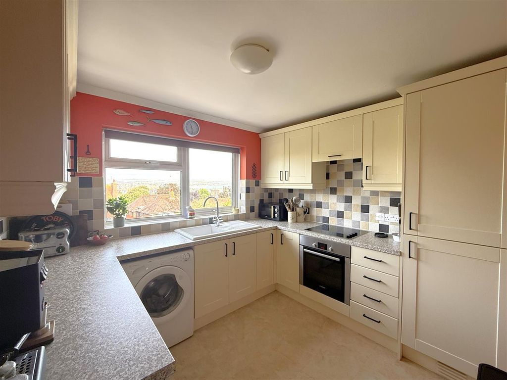 Additional image 5 of 2 bed flat for saleBincleaves Road, Rodwell DT4