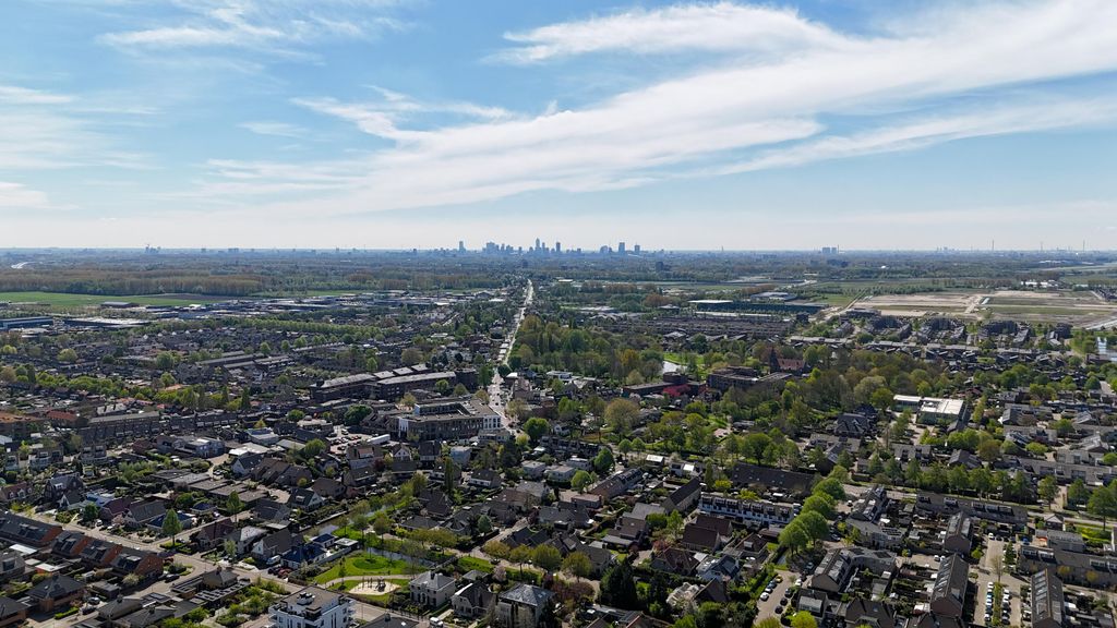 Property photo 2 of 35