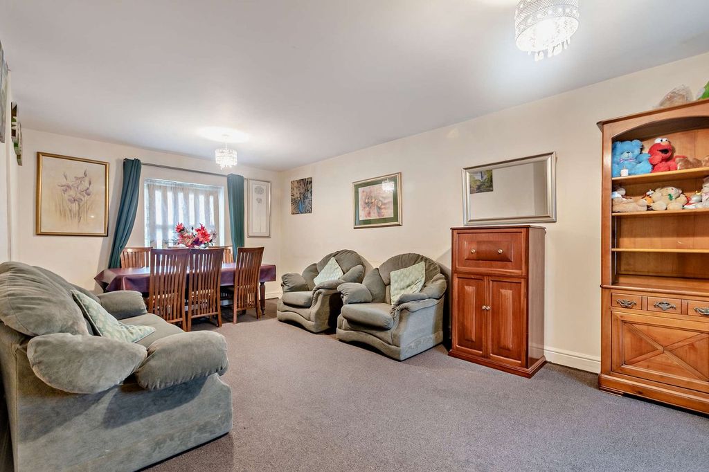 Property photo 3 of 14