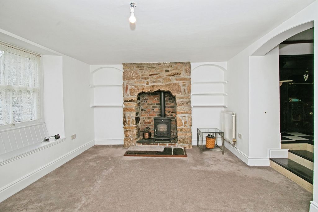 Property photo 2 of 14 Photo