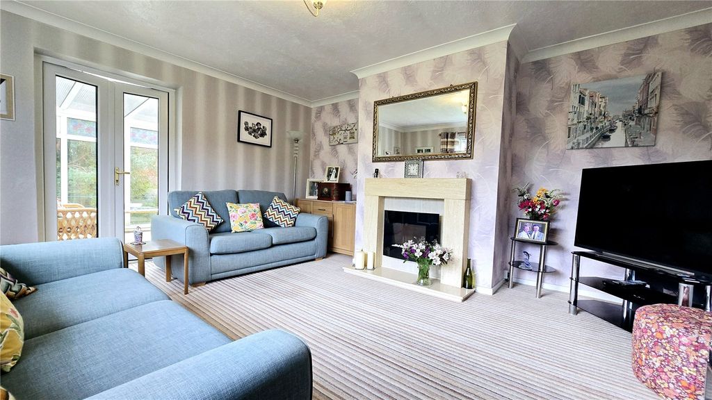 Property photo 2 of 17 Picture No. 31