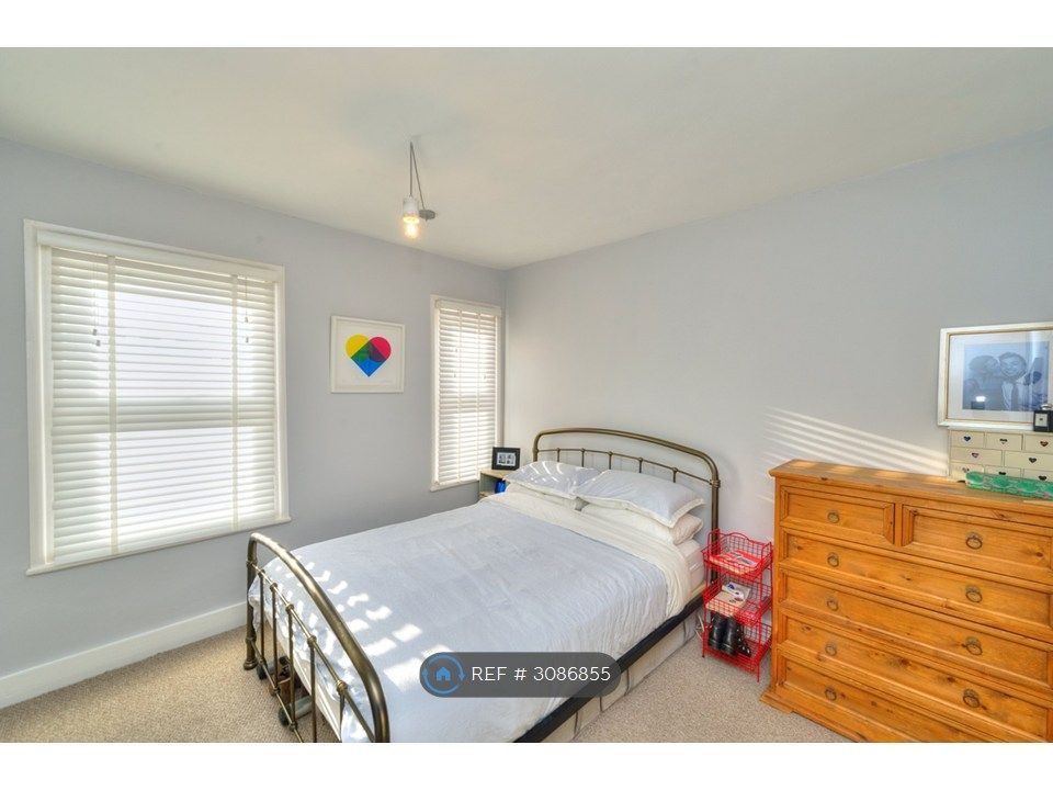 Property photo 3 of 23