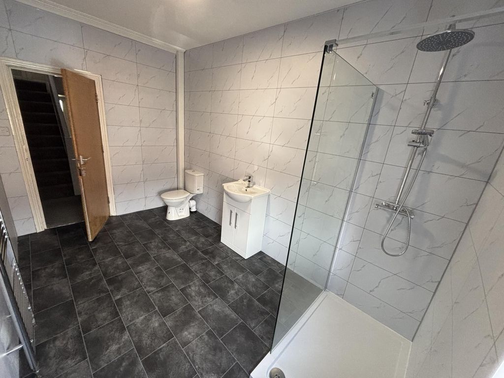Property photo 1 of 21 Bright, Modern Bathroom With Large Walk-In Shower,...