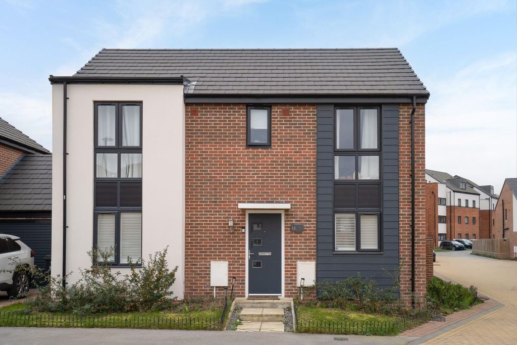 Property photo 1 of 15 Exterior (Front)