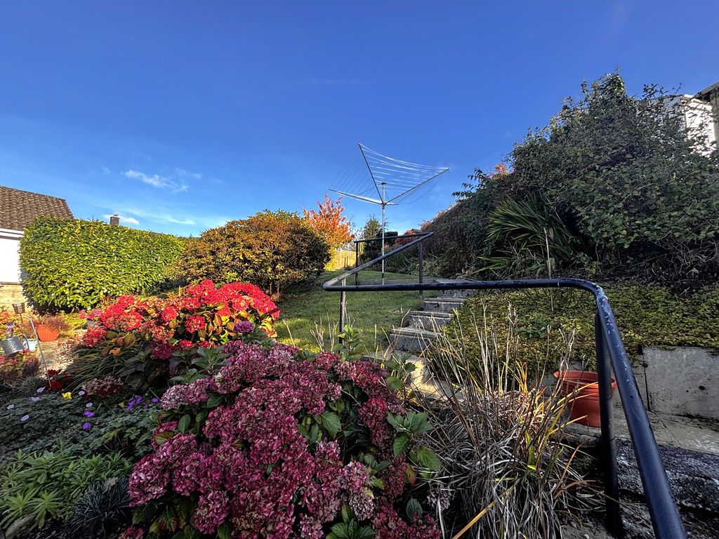 Property photo 2 of 21