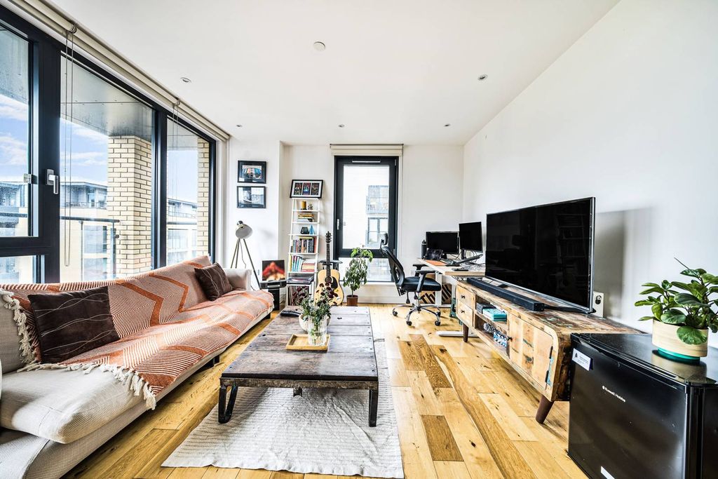 Property photo 2 of 19