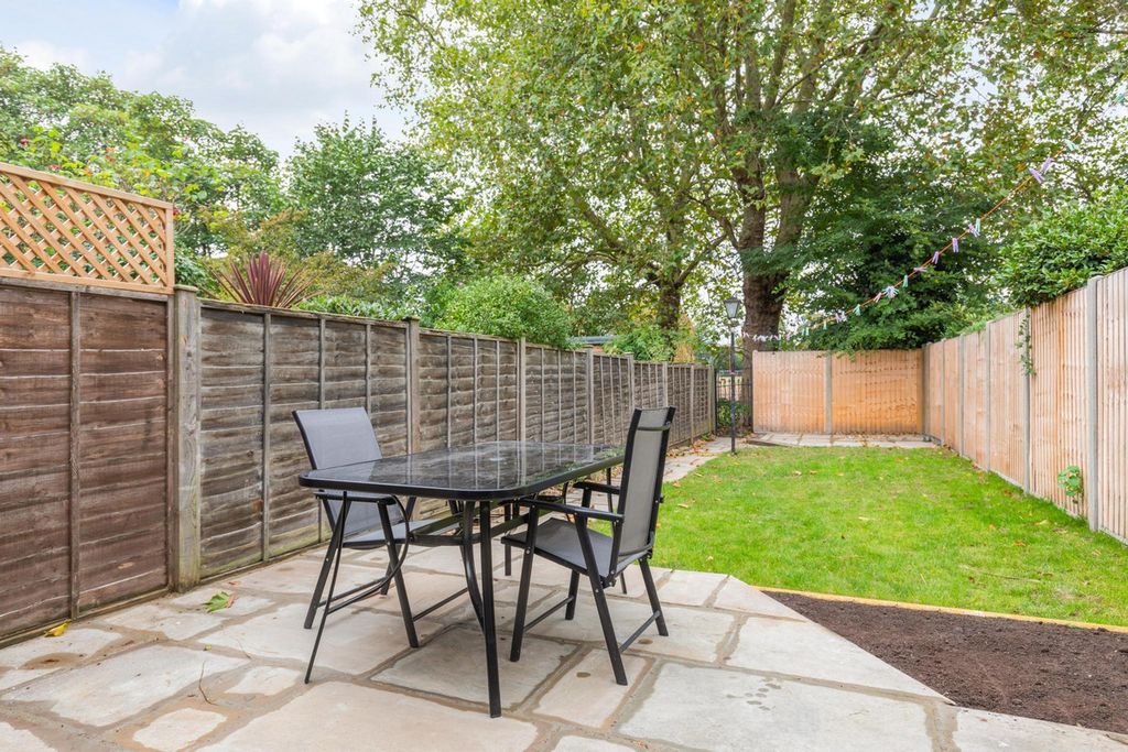 Property photo 2 of 18