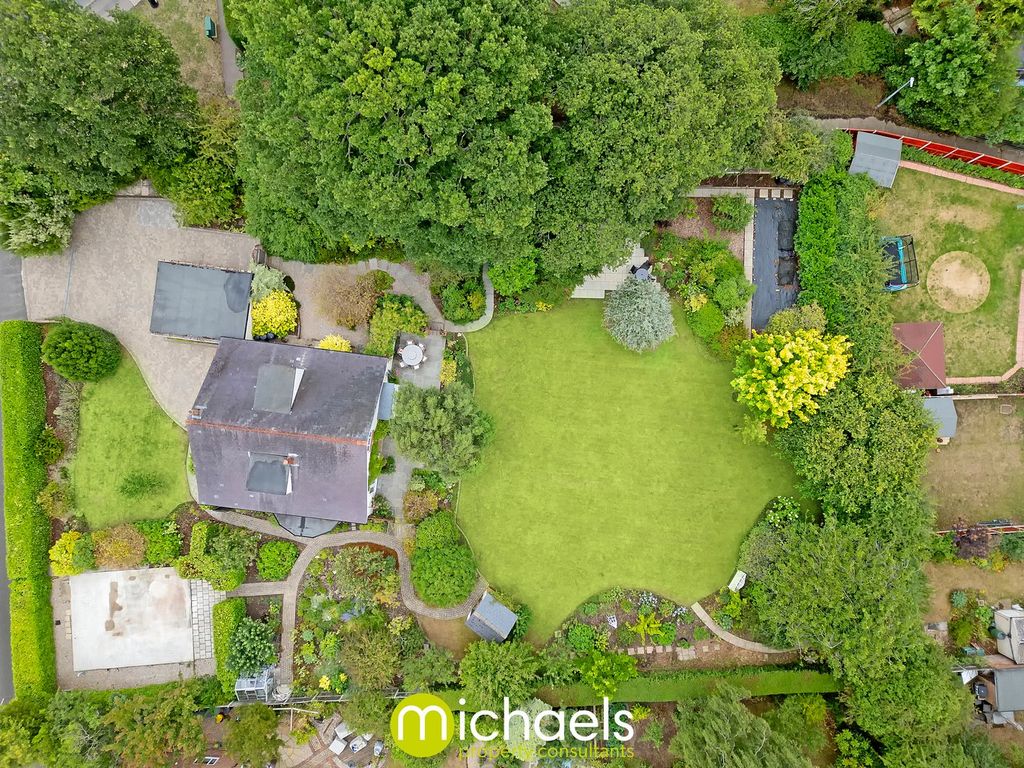 Property photo 2 of 35